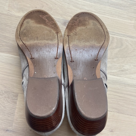 Sam Elderman Suede Ankle Booties (women’s size 5) - Picture 6 of 6